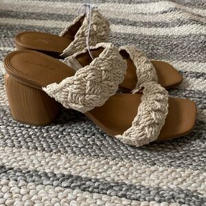 Universal Thread Platform Sandals 8 1/2